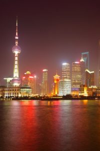Shanghai at night © Roman Sigaev – Fotolia
